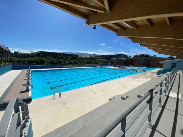 Piscine aquatique terre sainte 974 b
