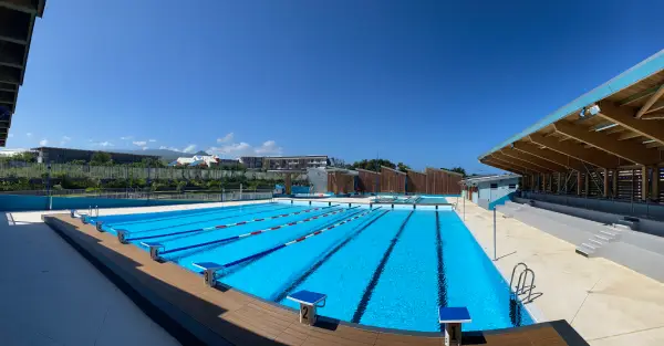 Piscine aquatique terre sainte 974 b