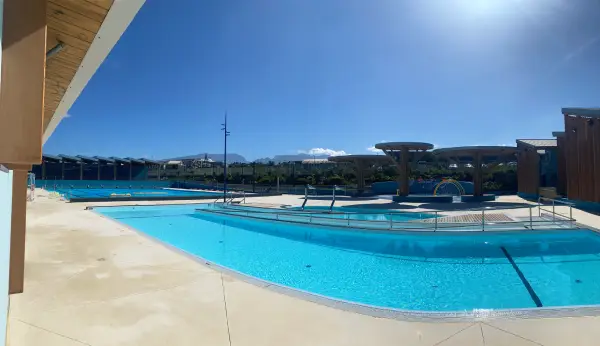 Piscine aquatique terre sainte 974 b