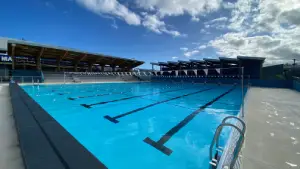 Piscine aquatique terre sainte 974 b